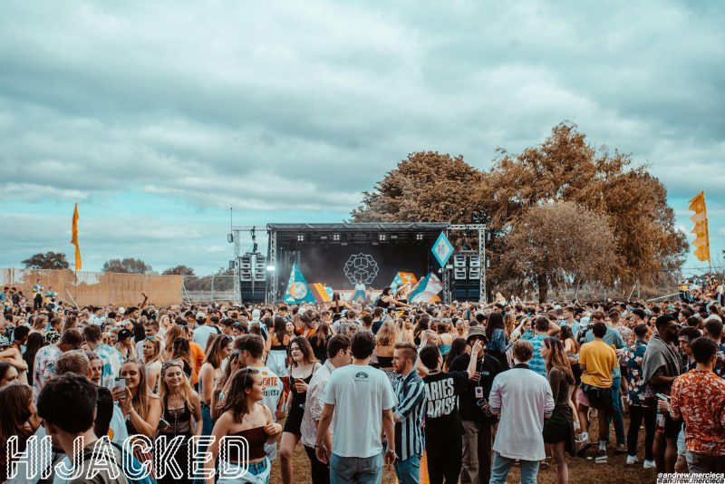 front-on shot of main stage during the day